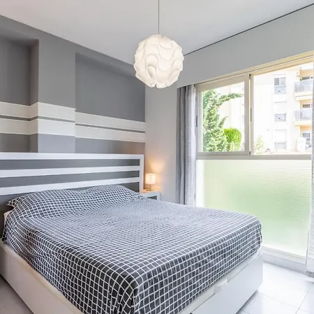 Zeus Apartment *