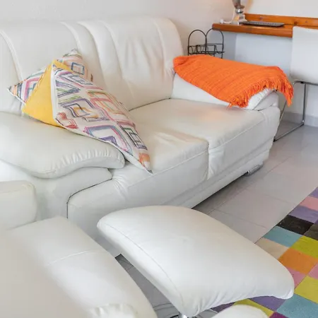 Zeus Apartament *